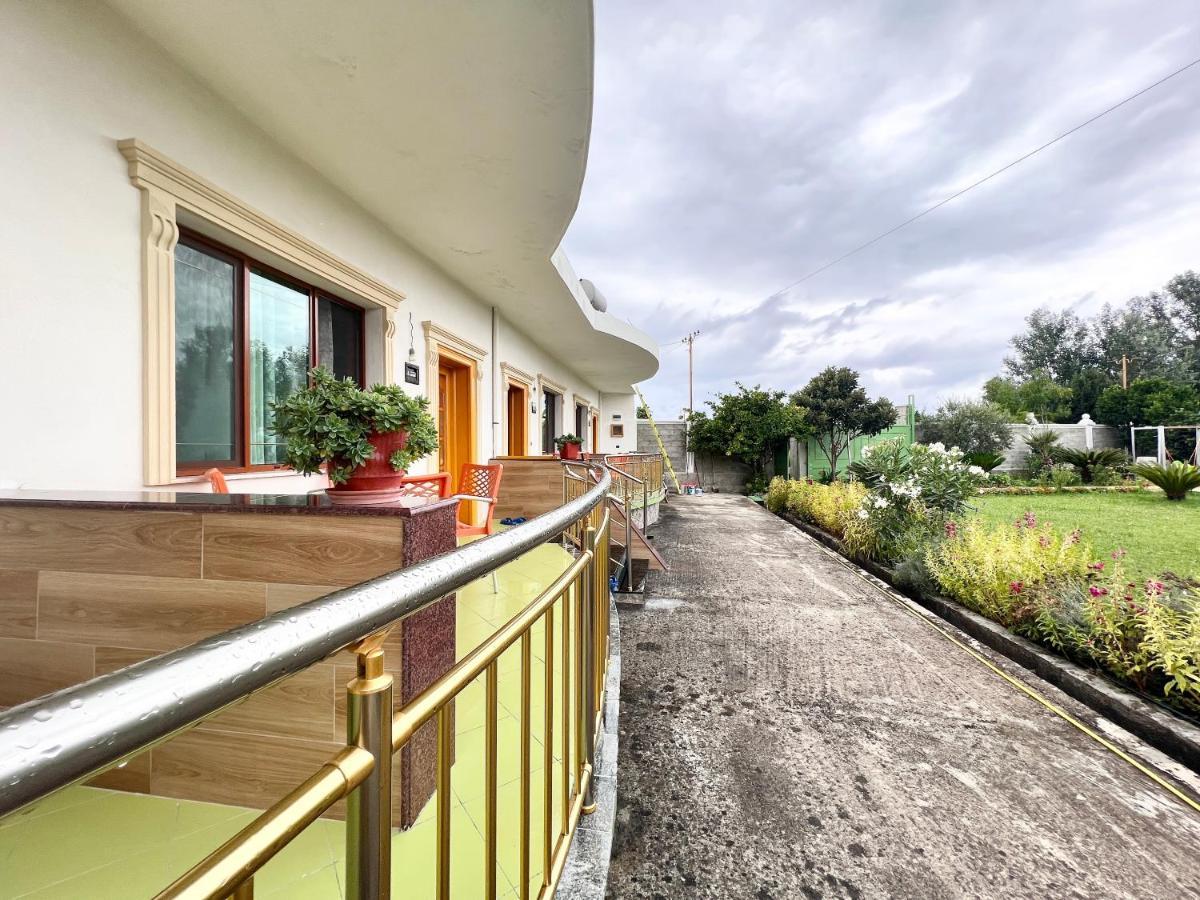 Ponari Apartments Rrotull Εξωτερικό φωτογραφία