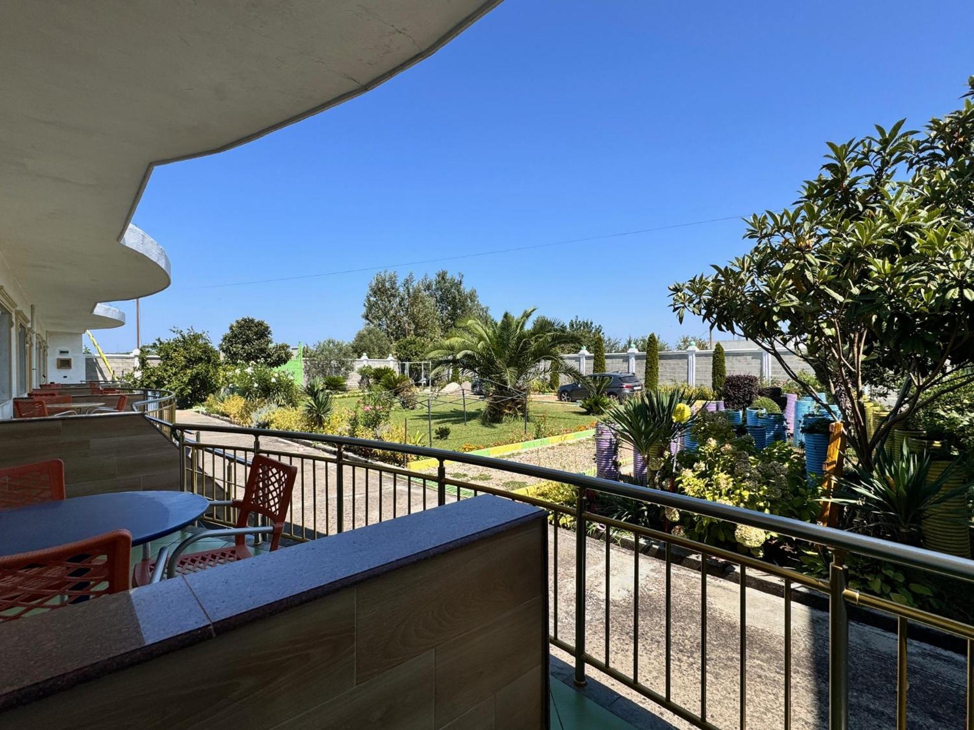 Ponari Apartments Rrotull Εξωτερικό φωτογραφία