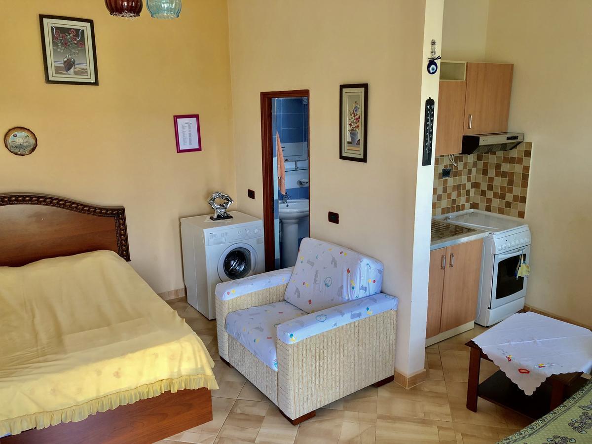 Ponari Apartments Rrotull Εξωτερικό φωτογραφία